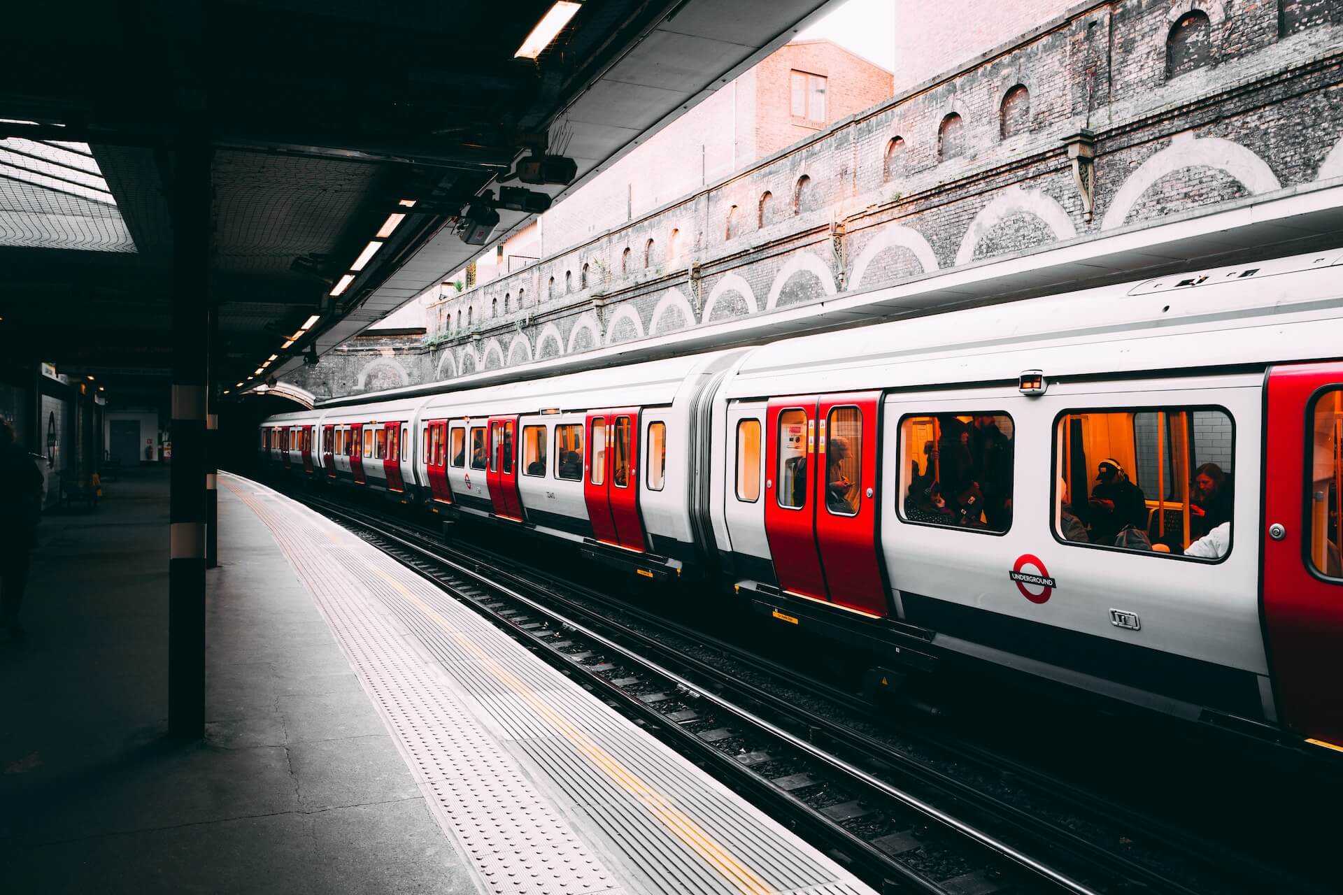 Metroul din Londra -un mod eficient de transport