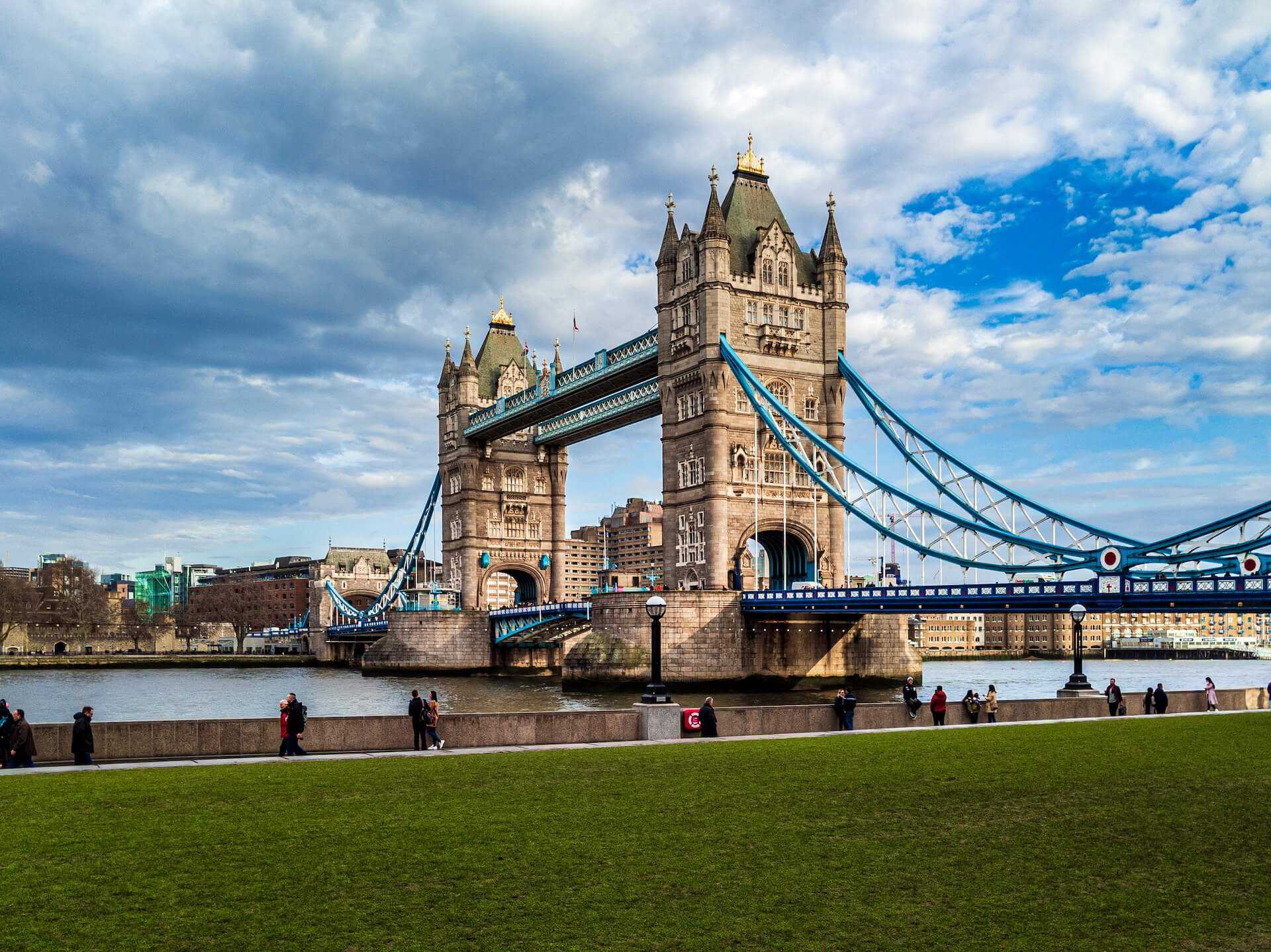 Tower Bridge – cel mai faimos pod al Londrei