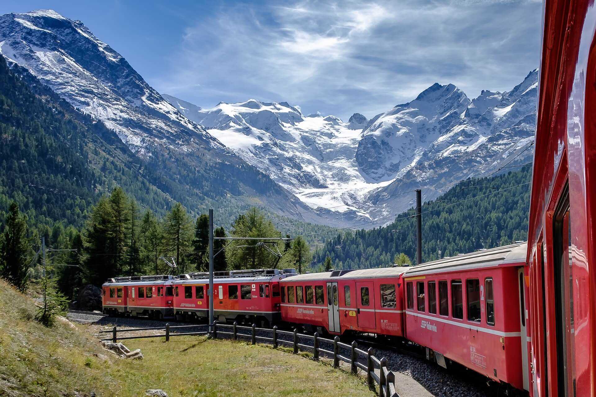Bernina Express – cel mai spectaculos mod de a traversa Alpii