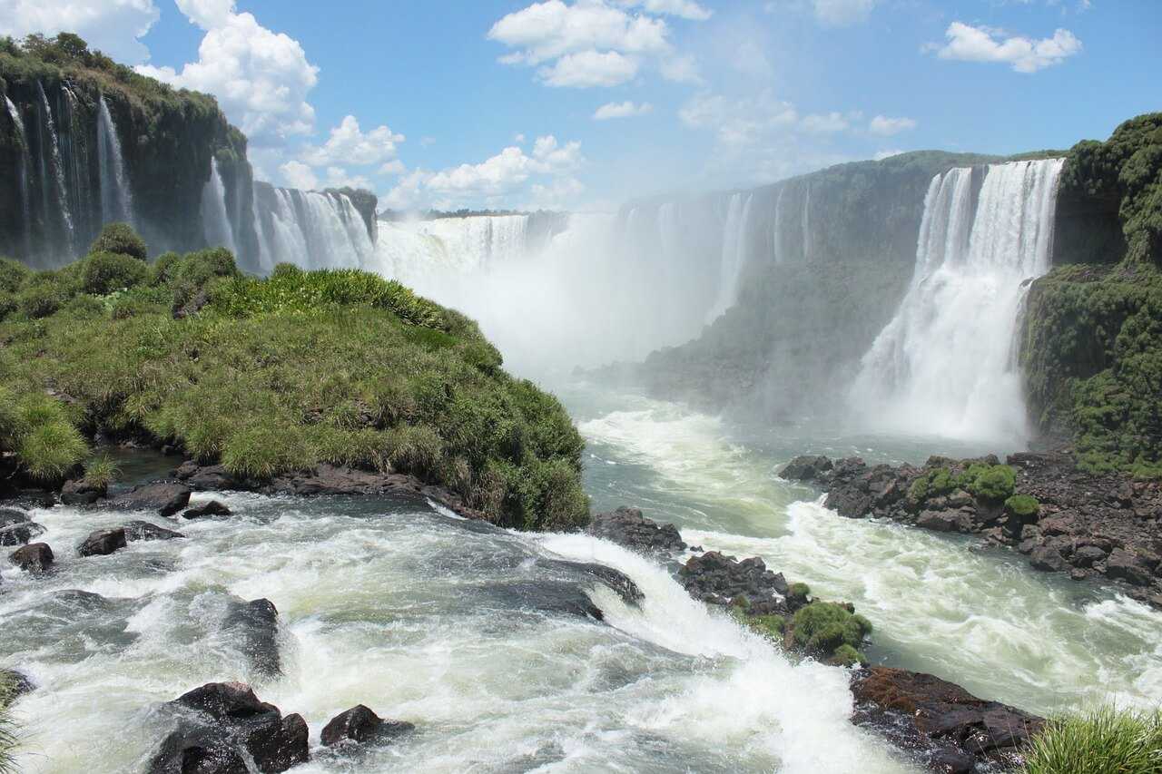 Cascada Iguazu – apa se uneste cu cerul