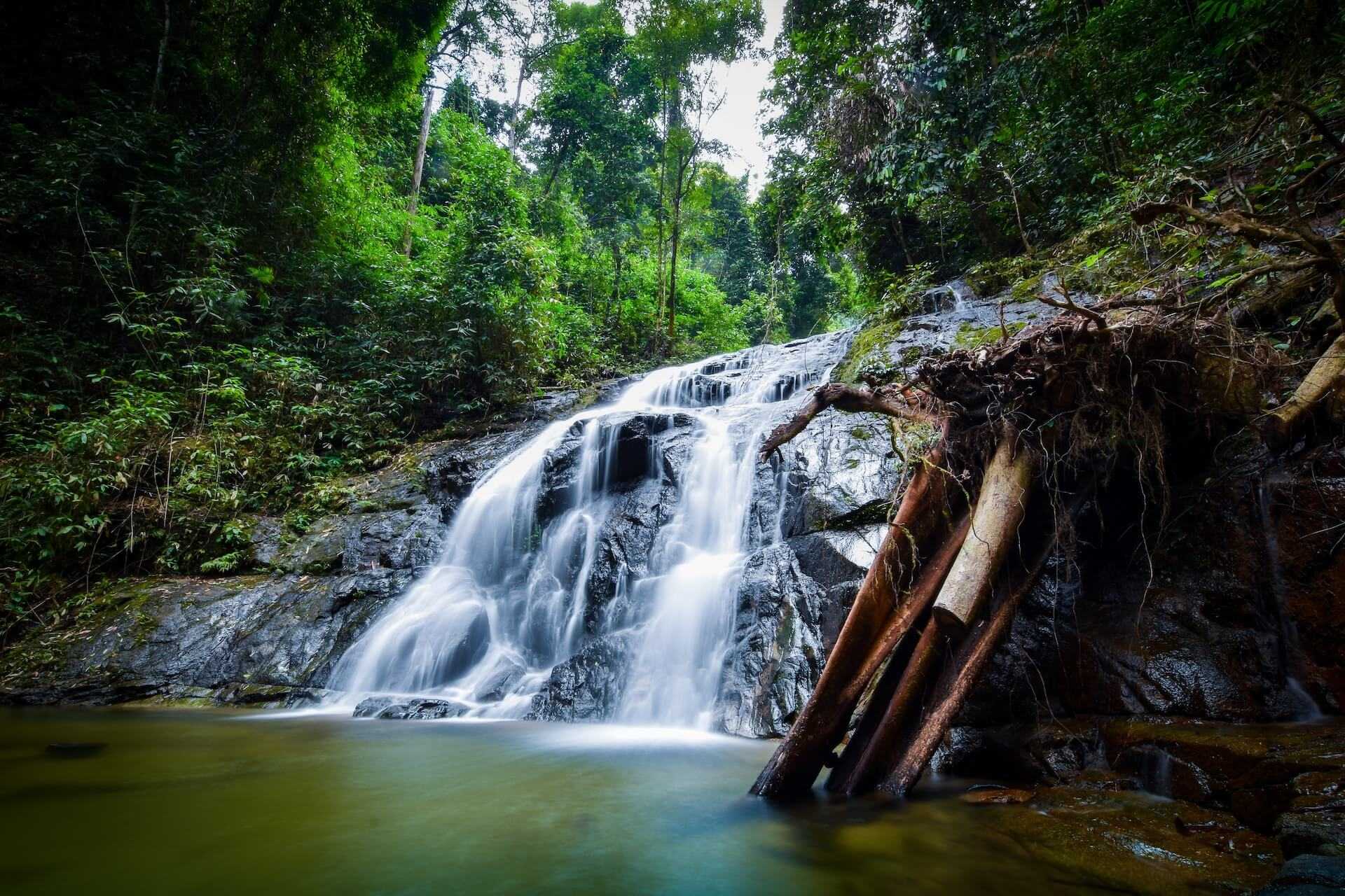 Parcul National Phang Nga – „Stanca lui James Bond”