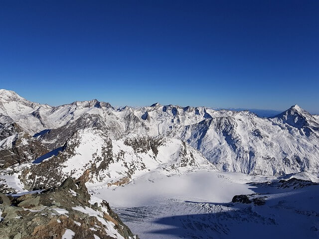 Saas Fee: ski pe crestele elvețiene