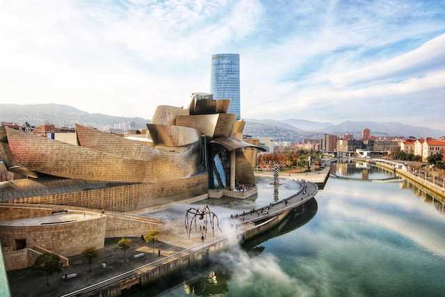 Muzeul Guggenheim din Bilbao