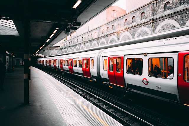 Metroul din Londra -un mod eficient de transport