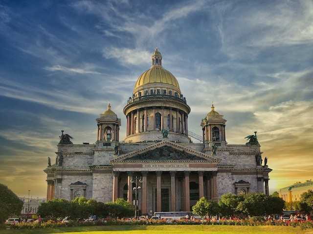 Noptile albe in Sankt Petersburg