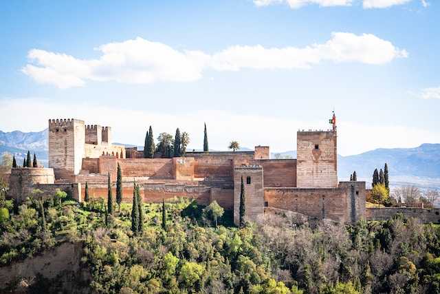 Alhambra din Granada - capodopera islamică