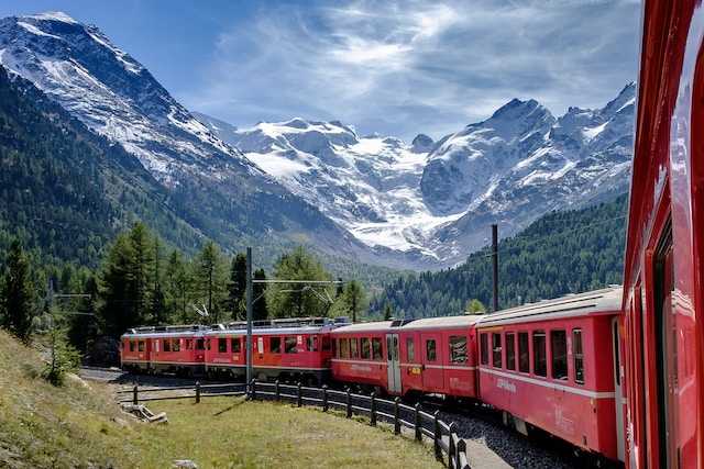 Bernina Express - cel mai spectaculos mod de a traversa Alpii