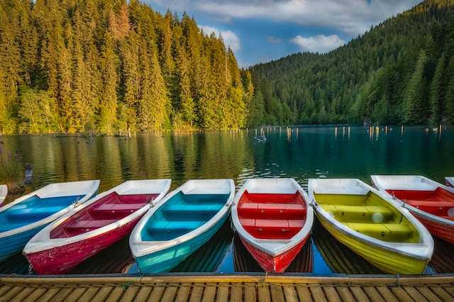 Lacul Roșu-Cheile Bicazului: Paradisul stâncos